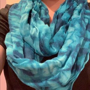 Infinity scarf